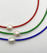 Load image into Gallery viewer, Single pearl choker
