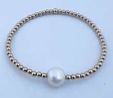 Load image into Gallery viewer, Pearl Bracelet
